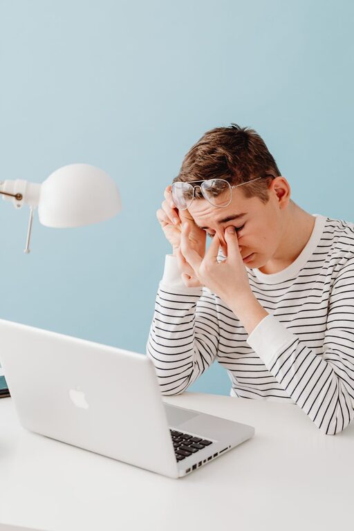 How to Protect Your Eyes During Screen Time